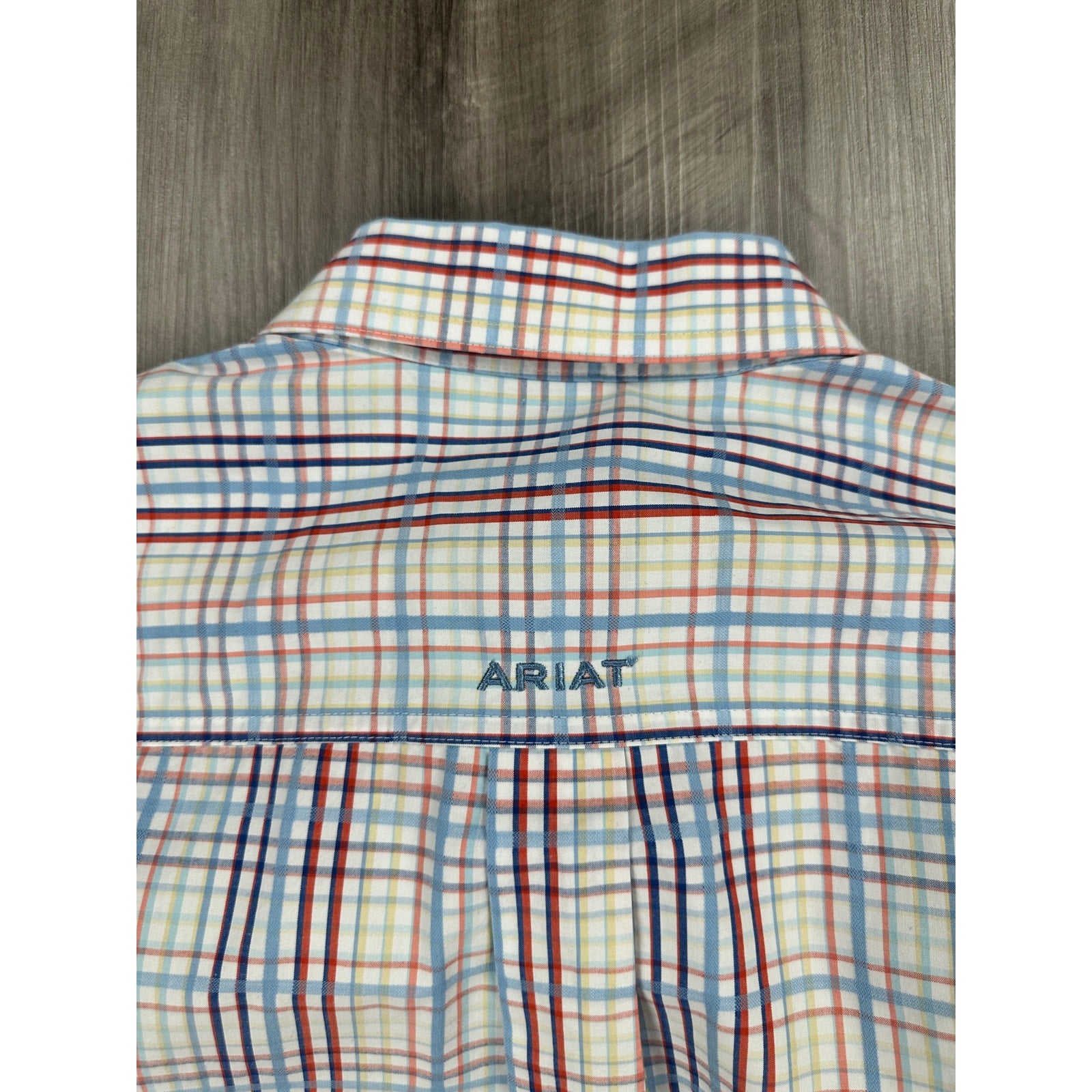 Ariat Pro Series Plaid Long Sleeve Button Down Shirt in White Light Blue Red Blue Charcoal Yellow and Coral — Size XL // Preowned