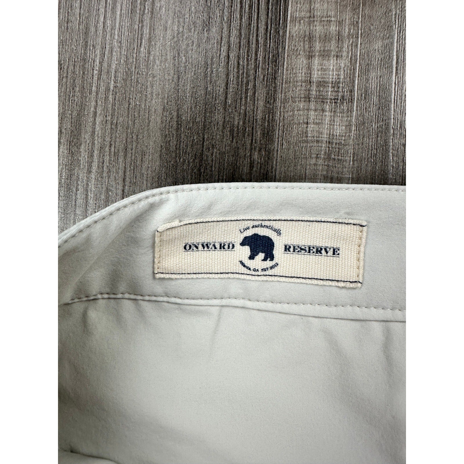 Onward Reserve Harris Performance Stretch Golf Shorts in Light Cream Stone — Size 32 // Preowned