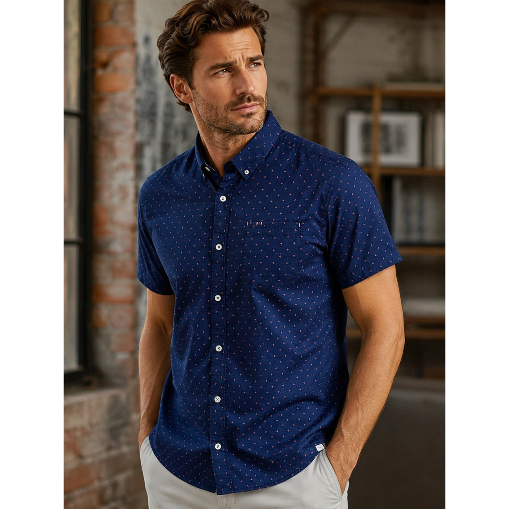 7 Diamonds Systematic Fit Short Sleeve Button Down in Navy Red — Size Medium // Preowned