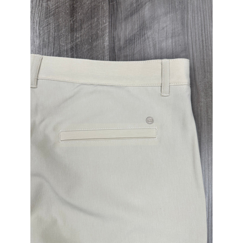 Peter Millar Shackleford Classic Fit Performance Hybrid Short in Sand — Size 40