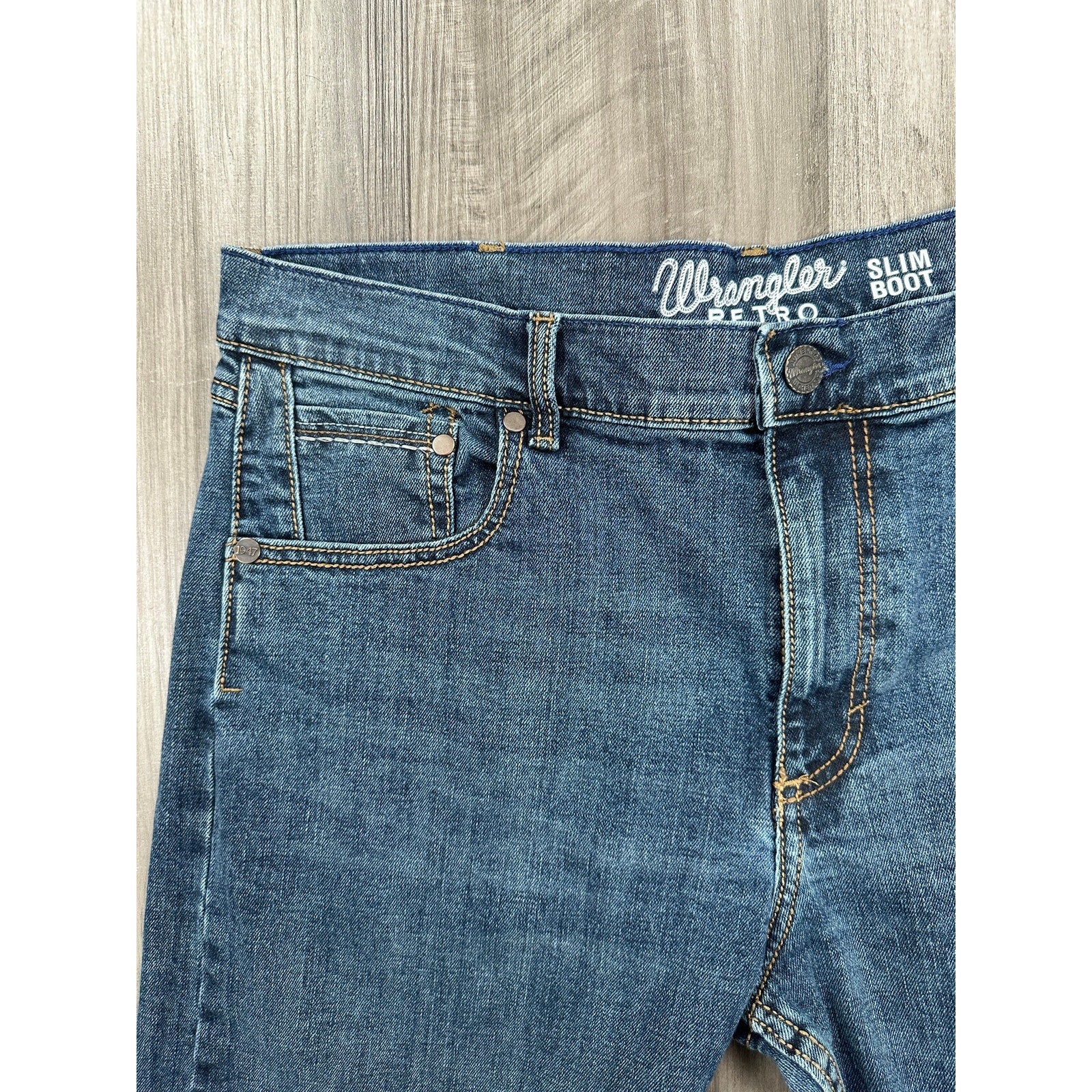 Wrangler Retro Slim Boot Cut Jean in Blue — Size 36x30 // Preowned