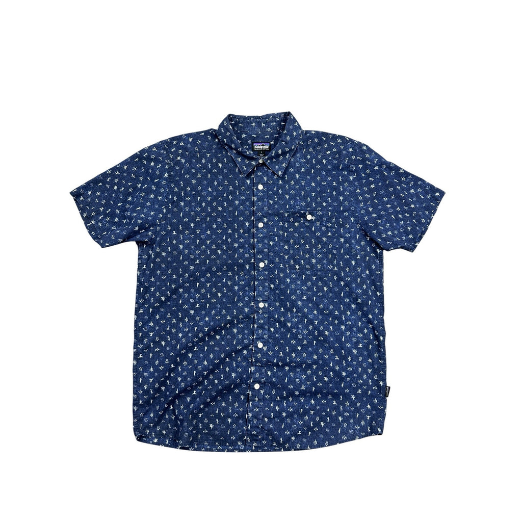 Patagonia Go-To Lightweight Organic Cotton Button Down Shirt in Navy Print — Size Large // Preowned