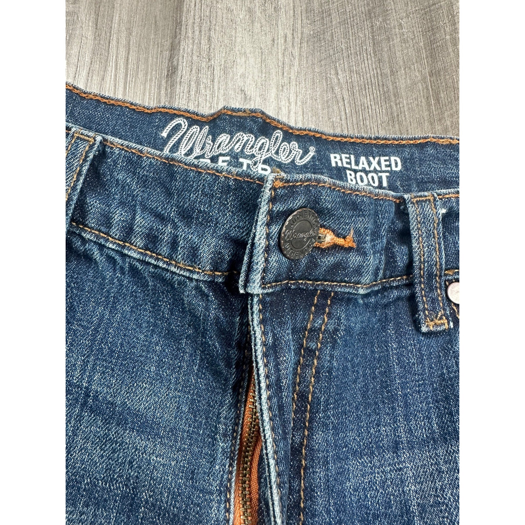 Wrangler Retro Relaxed Fit Bootcut Jean in Blue — Size 32x36 // Preowned