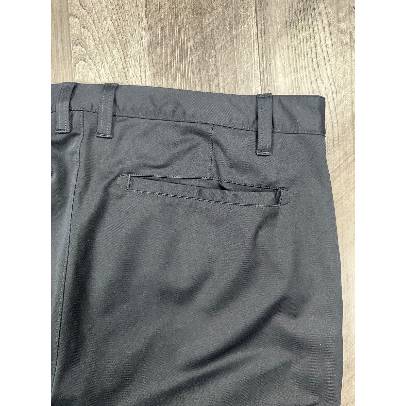 Rhone Commuter Slim Fit Performance Pants in Black — Size 33 // Preowned