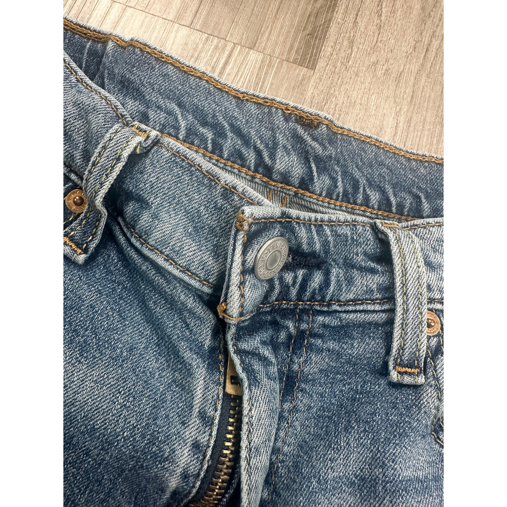 Levi's 541 Athletic Taper Jean in Medium Wash Blue — Size 32x30 // Preowned