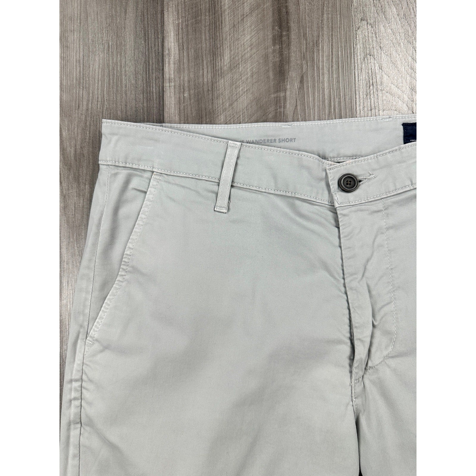 AG Adriano Goldschmied The Wanderer Slim Trouser Chino Shorts in Gray — Size 32R // Preowned