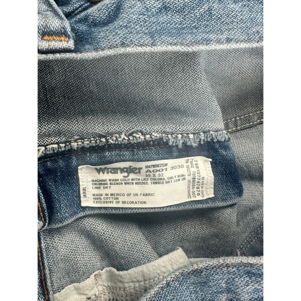 Wrangler Premium Performance Cowboy Cut Regular Fit Jean in Blue — Size 35x32 // Preowned