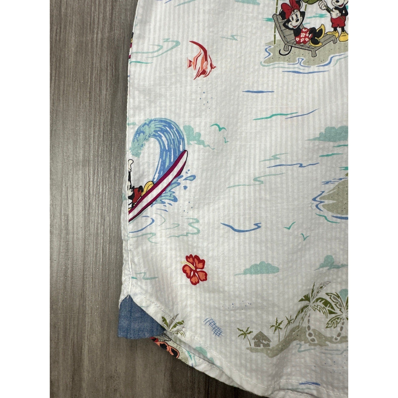 Disney x Tommy Bahama Short Sleeve Beach Vacation Shirt in White with Multi Print — Size Medium // Preowned