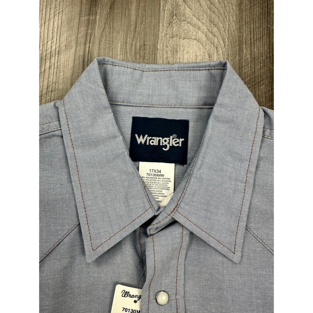 Wrangler Cowboy Cut Work Chambray Long Sleeve Pearl Snap Button Down in Light Blue Chambray — Size 17x34 (XL)