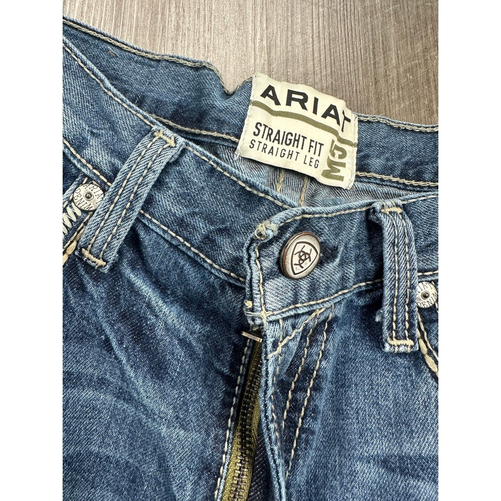 Ariat Gambler M5 Stackable Straight Leg Jean in Blue — Size 32x34 // Preowned