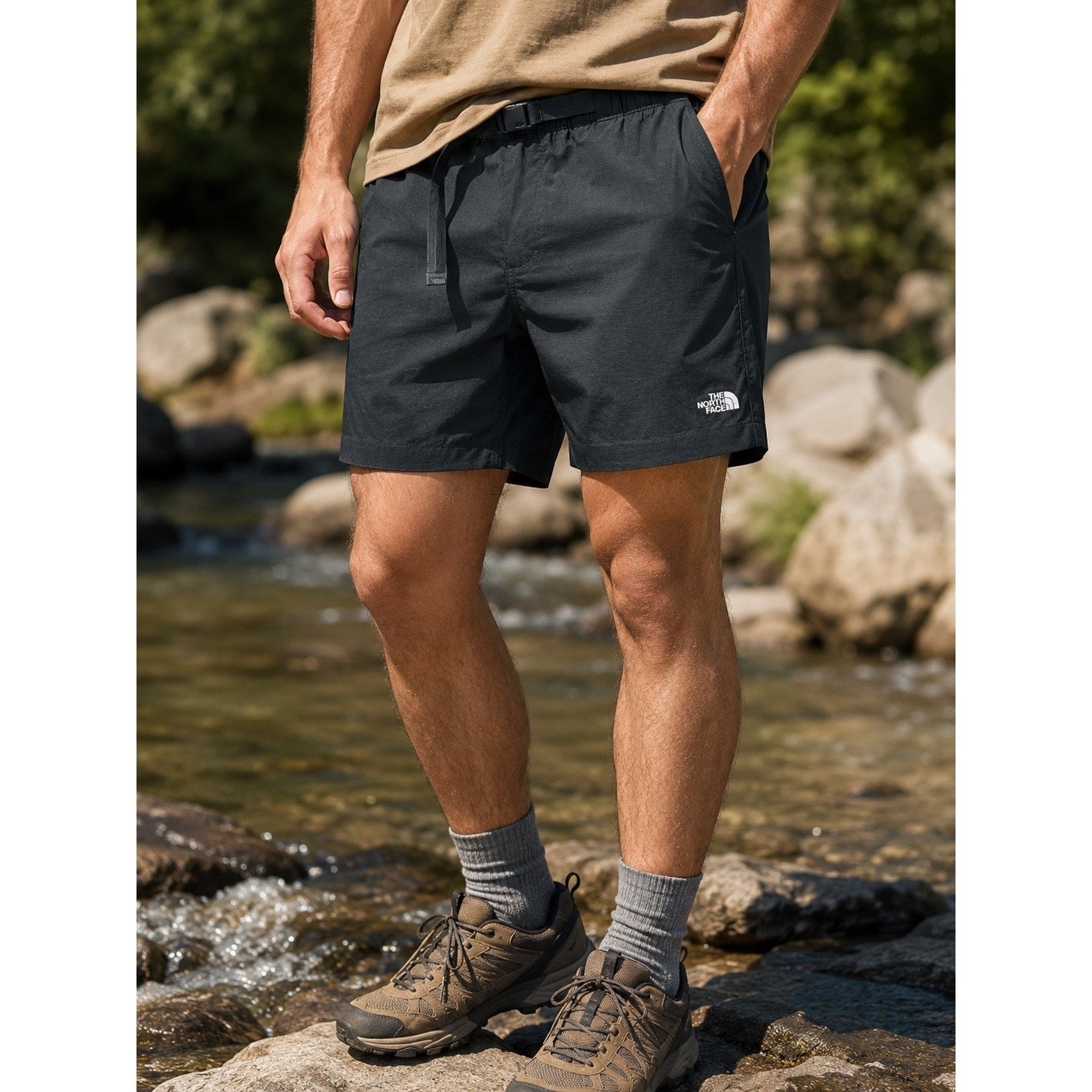 The North Face Class V Pathfinder Relaxed Fit Belted Shorts in Black — Size Large