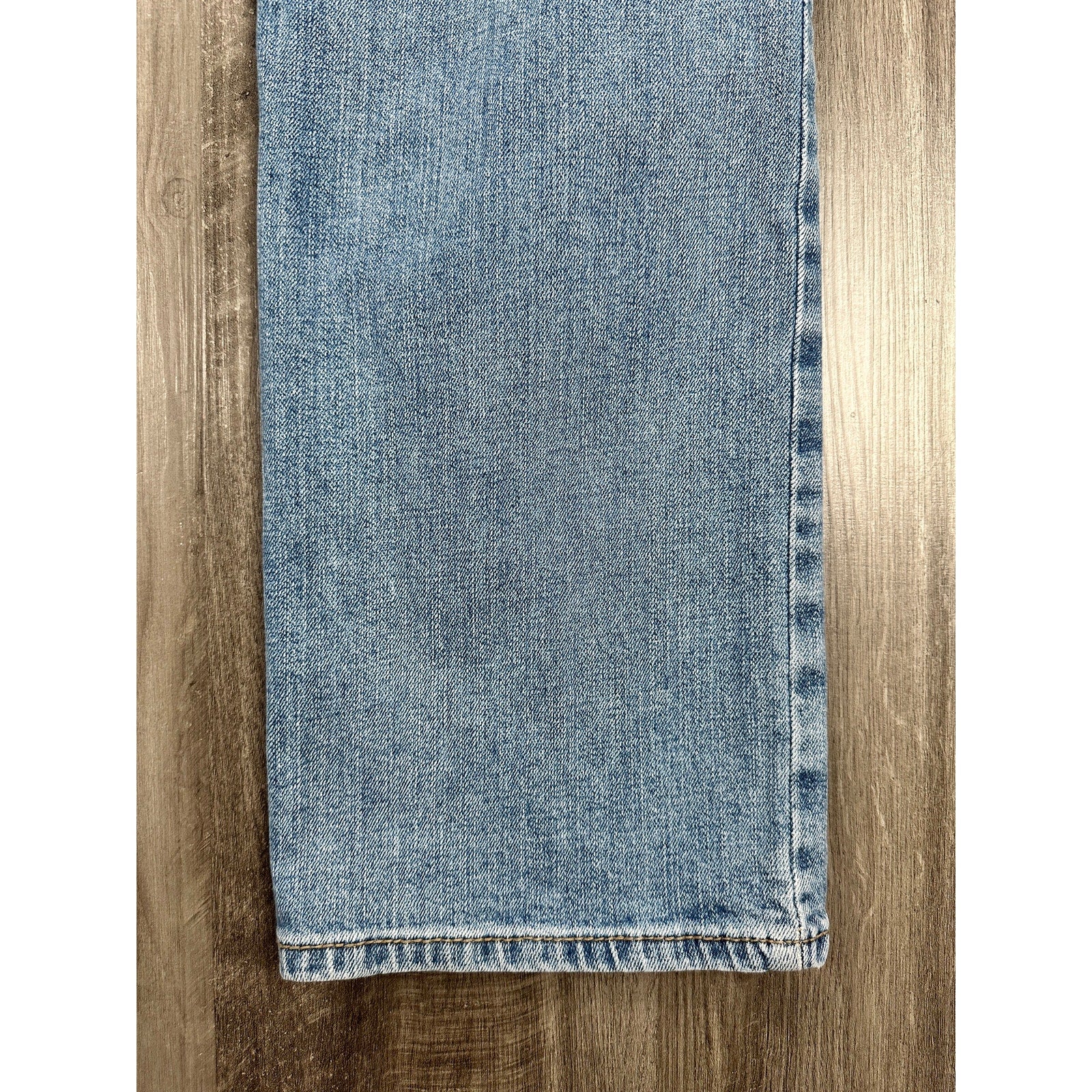 Ariat Abel M4 Relaxed Straight Leg Jean in Orleans Blue — Size 36x38 // Preowned
