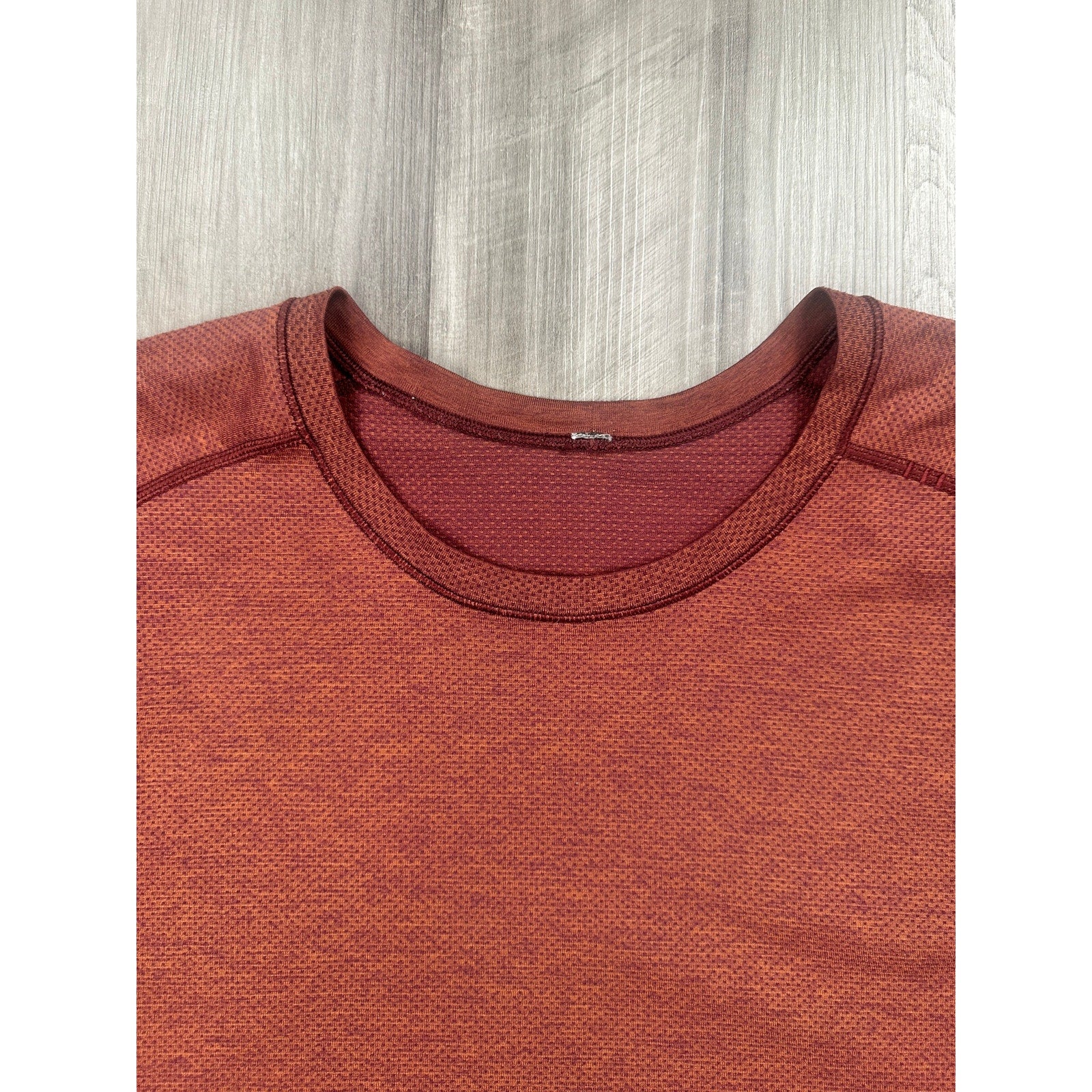Lululemon Metal Vent Tech Performance Tee in Reddish Rust — Size 2XL // Preowned