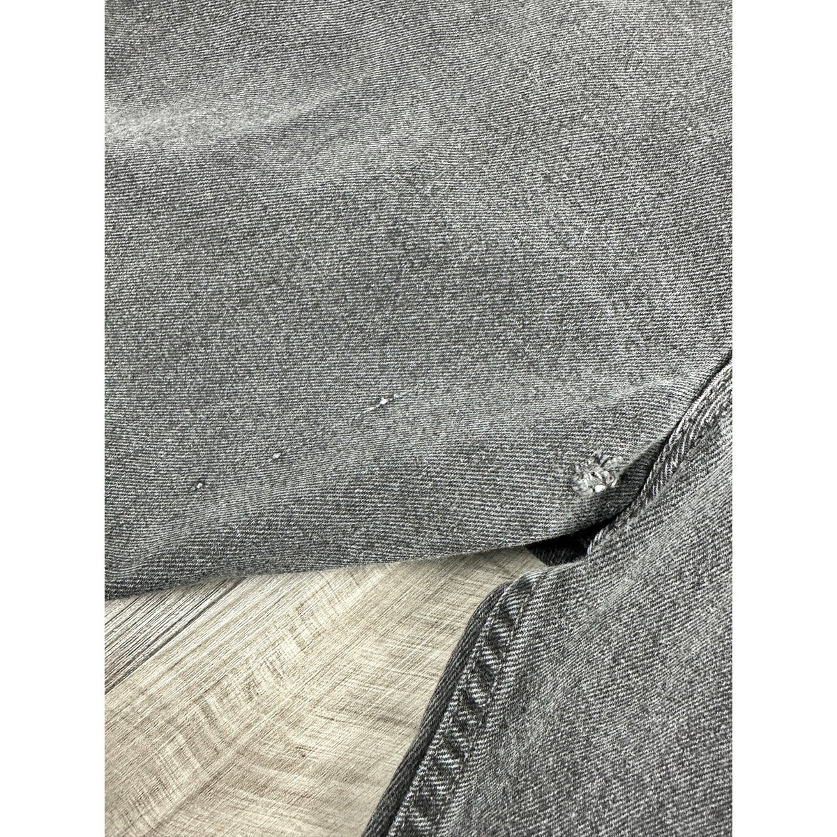 Levi Strauss Vintage Made in USA 1997 550 Relaxed Fit Jeans — Size 42 // Preowned