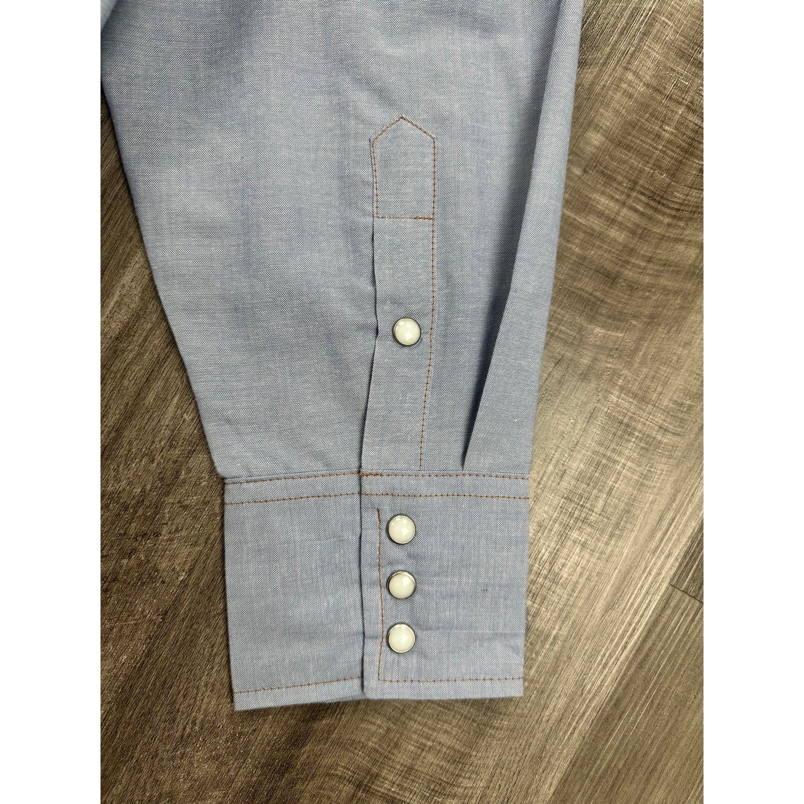 Wrangler Cowboy Cut Work Chambray Long Sleeve Pearl Snap Button Down in Light Blue Chambray — Size 17x34 (XL)