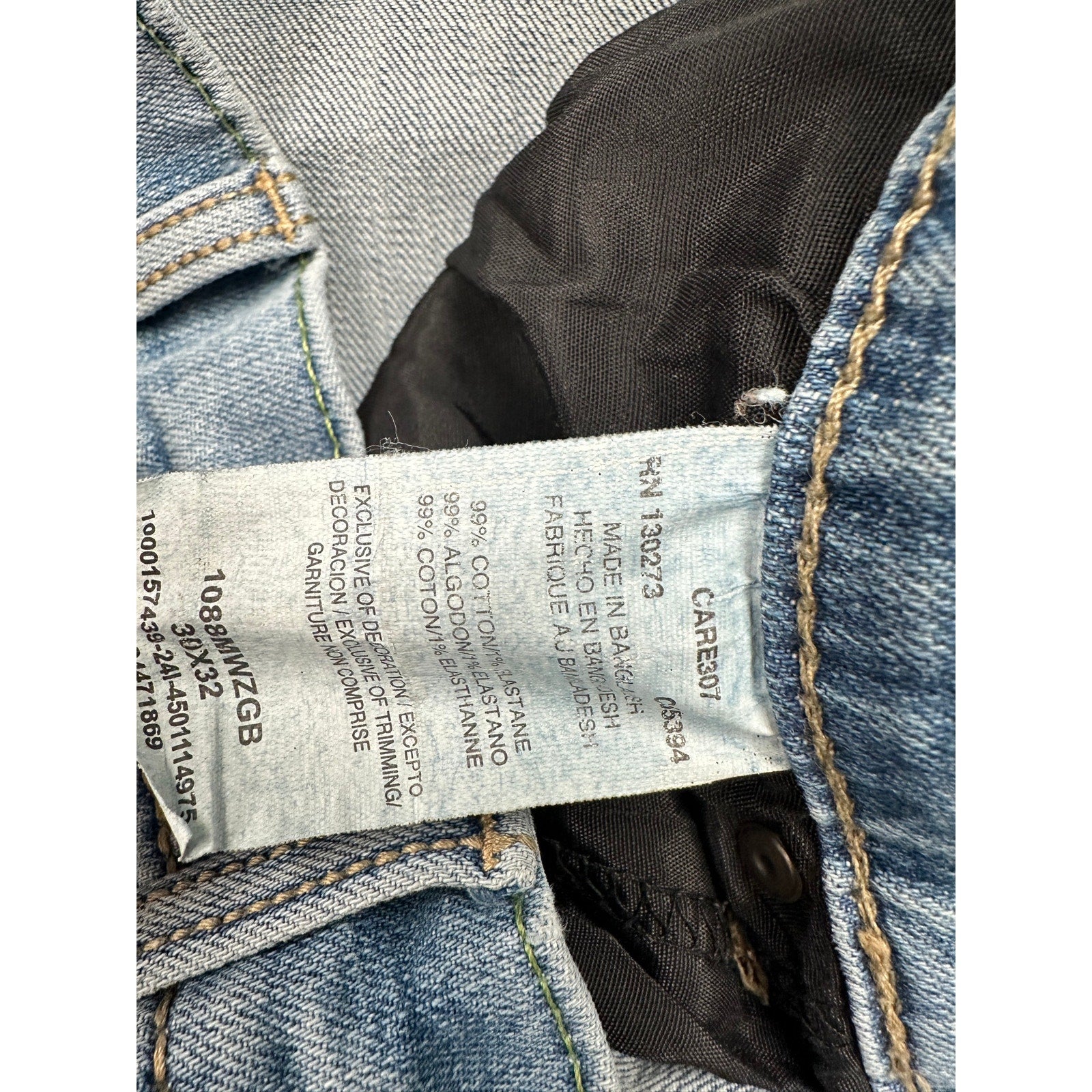 Wrangler Retro Slim Straight Jeans in Blue — Size 30x32 // Preowned