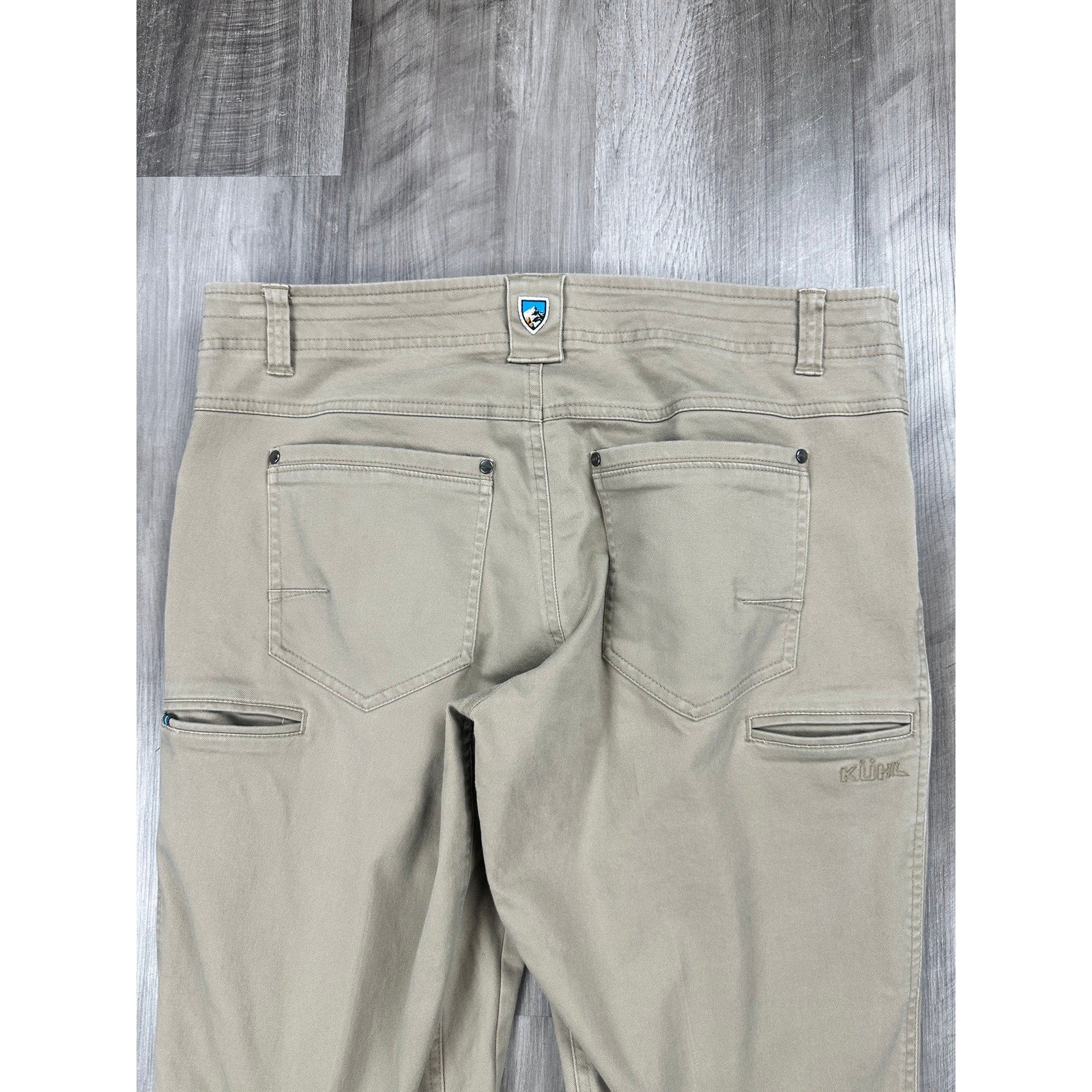 Kuhl Revolt Sweat Pant Performance Chino Pants in Khaki — Size 35x32 // Preowned