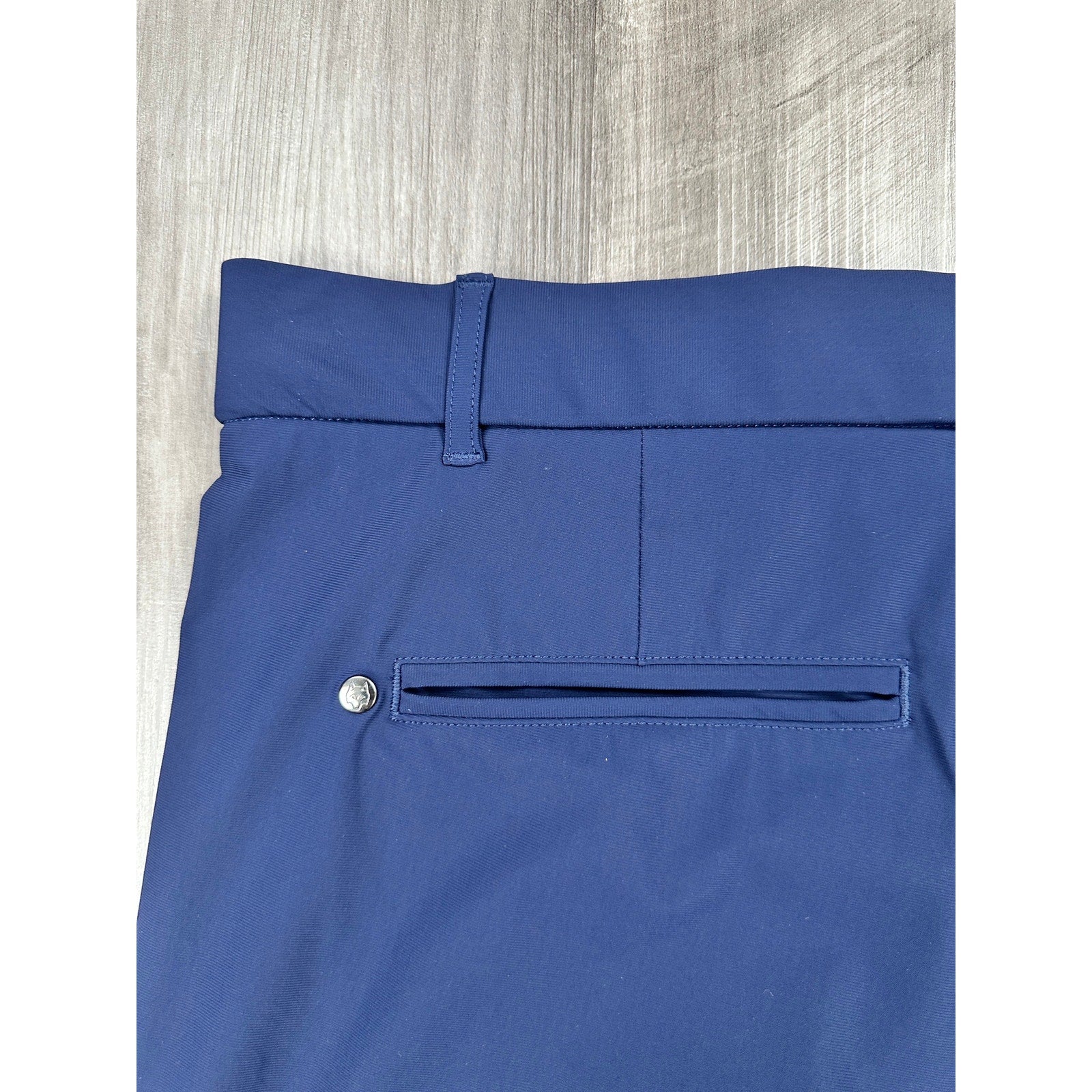 Greyson Montauk Performance Golf Chino Shorts in Navy — Size 33 // Preowned