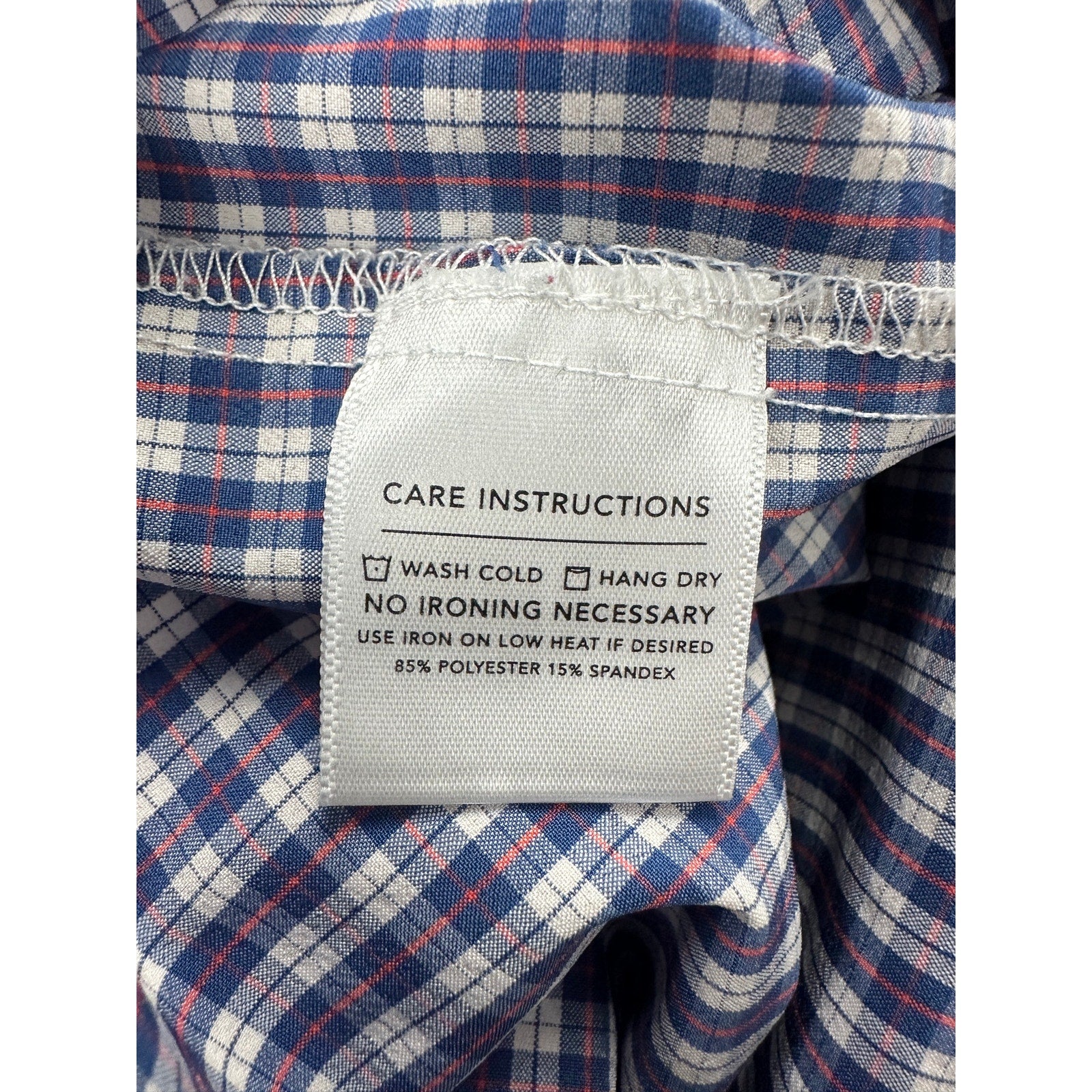 Mizzen+Main Leeward Trim Fit Performance Plaid Long Sleeve Button Down in Navy Red White — Size Medium // Preowned