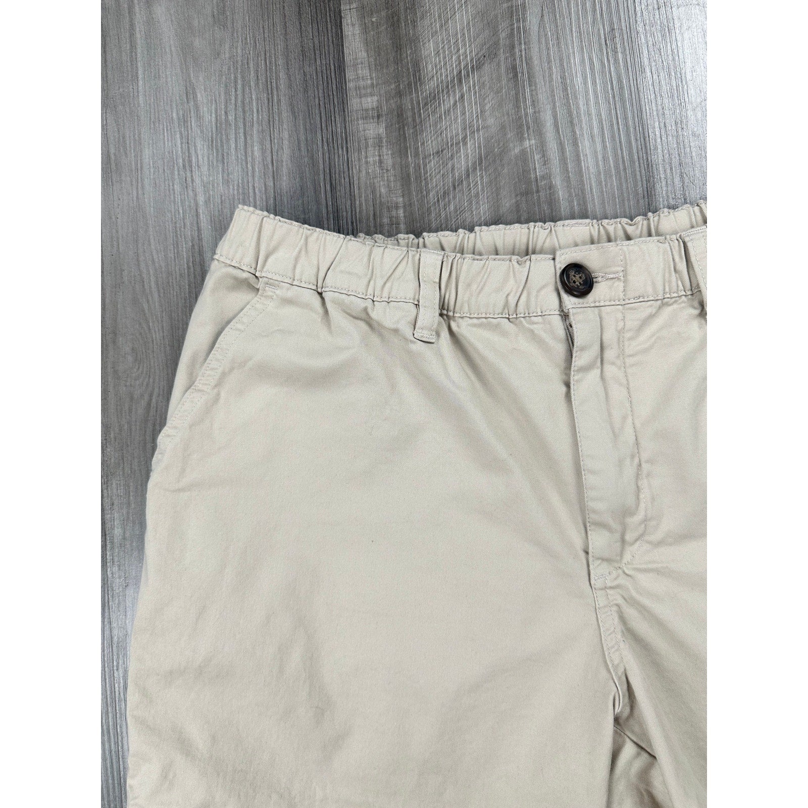 Chubbies 7-Inch Regular Fit Elastic Waist Chino Shorts in Khaki — Size Large // Preowned