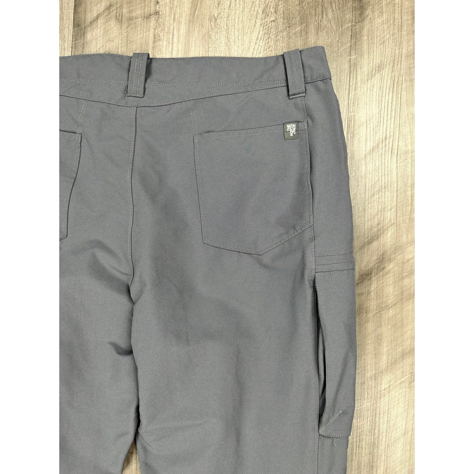 The North Face Paramount Trail Hiking Pants in Gray — Size 36 // Preowned