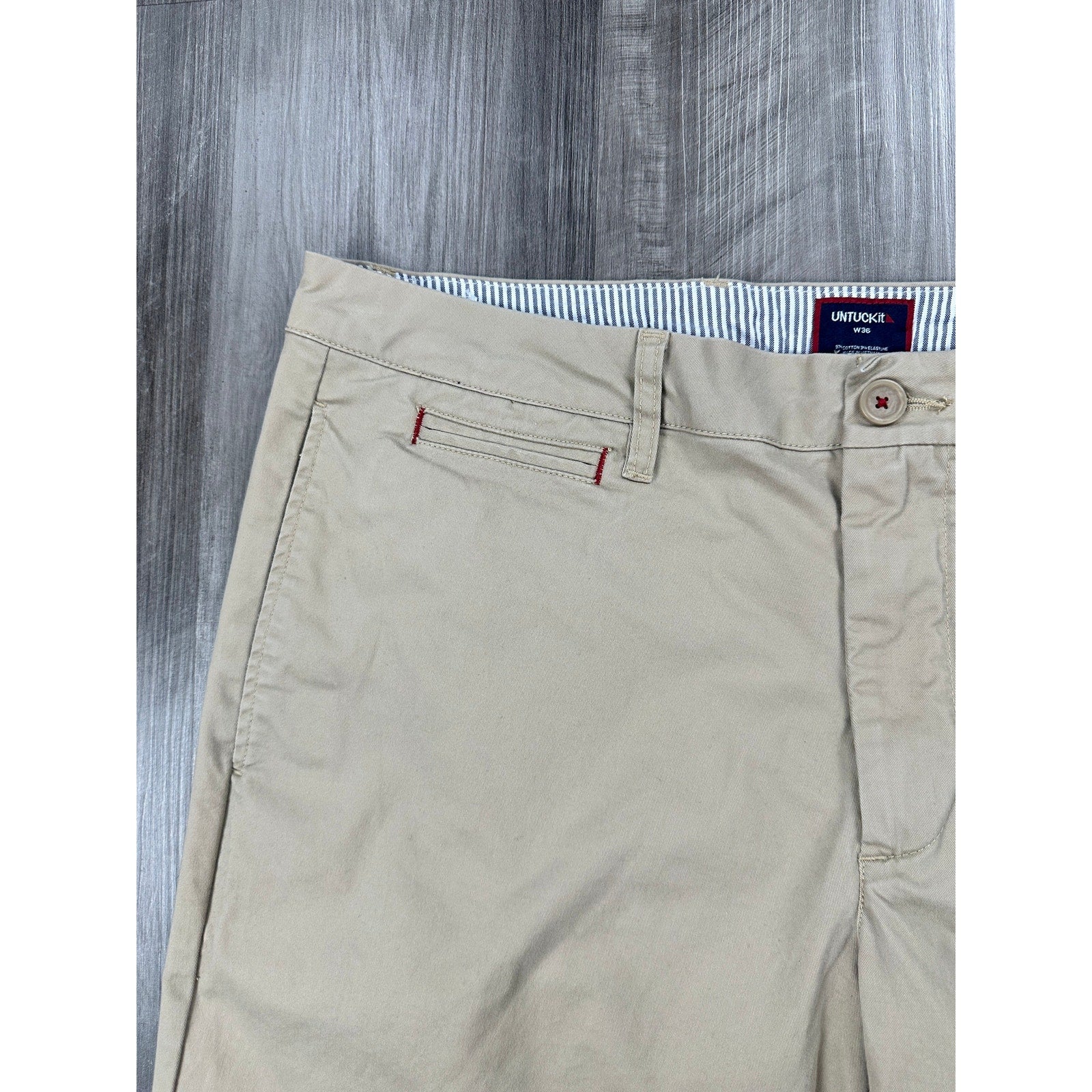 UNTUCKit St. Vincent 9-Inch Chino Shorts in Tan — Size 36 // Preowned