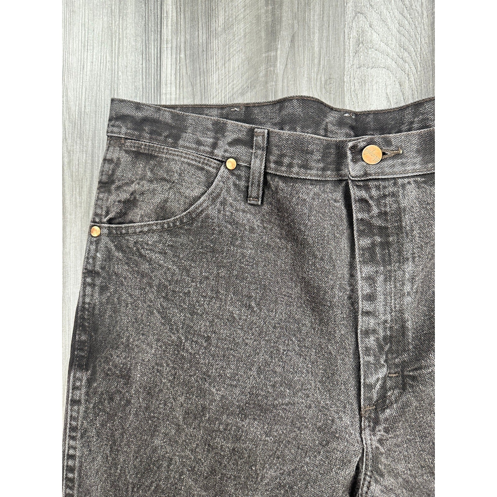 Wrangler Cowboy Cut Slim Fit Jean in Black Chocolate — Size 38x30 // Preowned