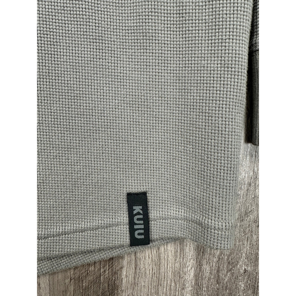 Kuiu Waffle Knit Thermal Henley in Gray — Size Large // Preowned