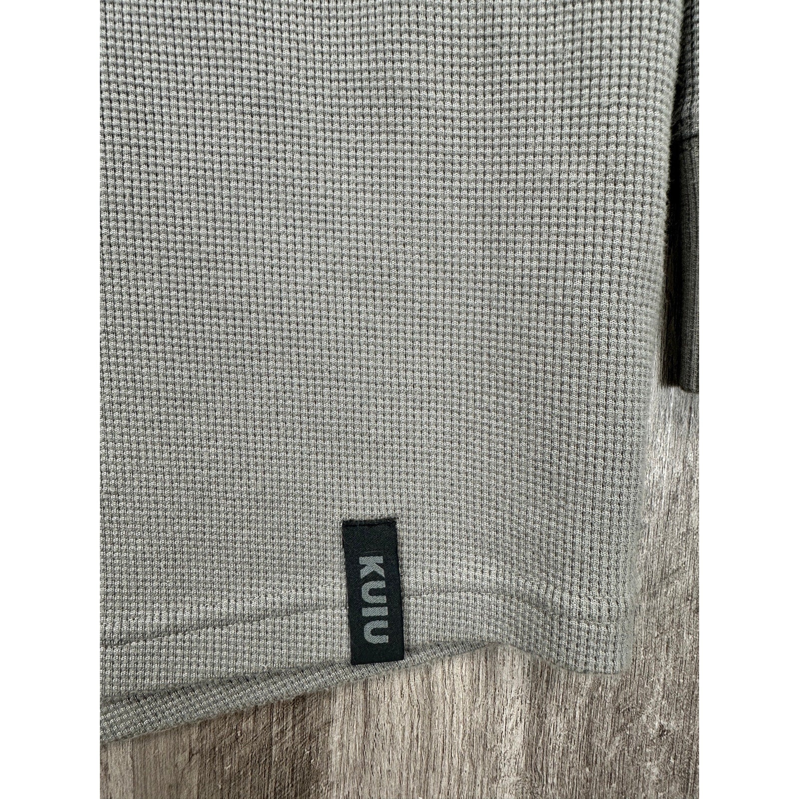 Kuiu Waffle Knit Thermal Henley in Gray — Size Large // Preowned