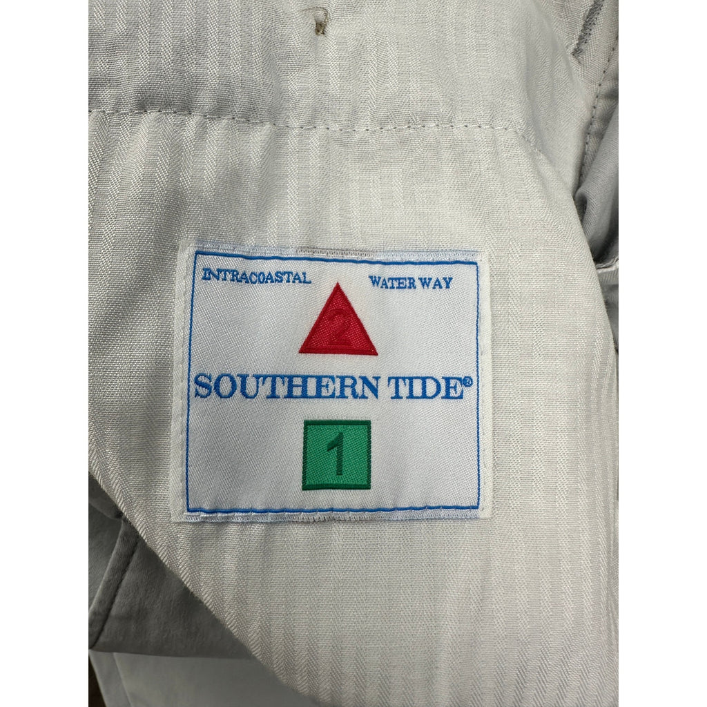 Southern Tide 9" Channel Marker Chino Short in Seagull Gray — Size 36