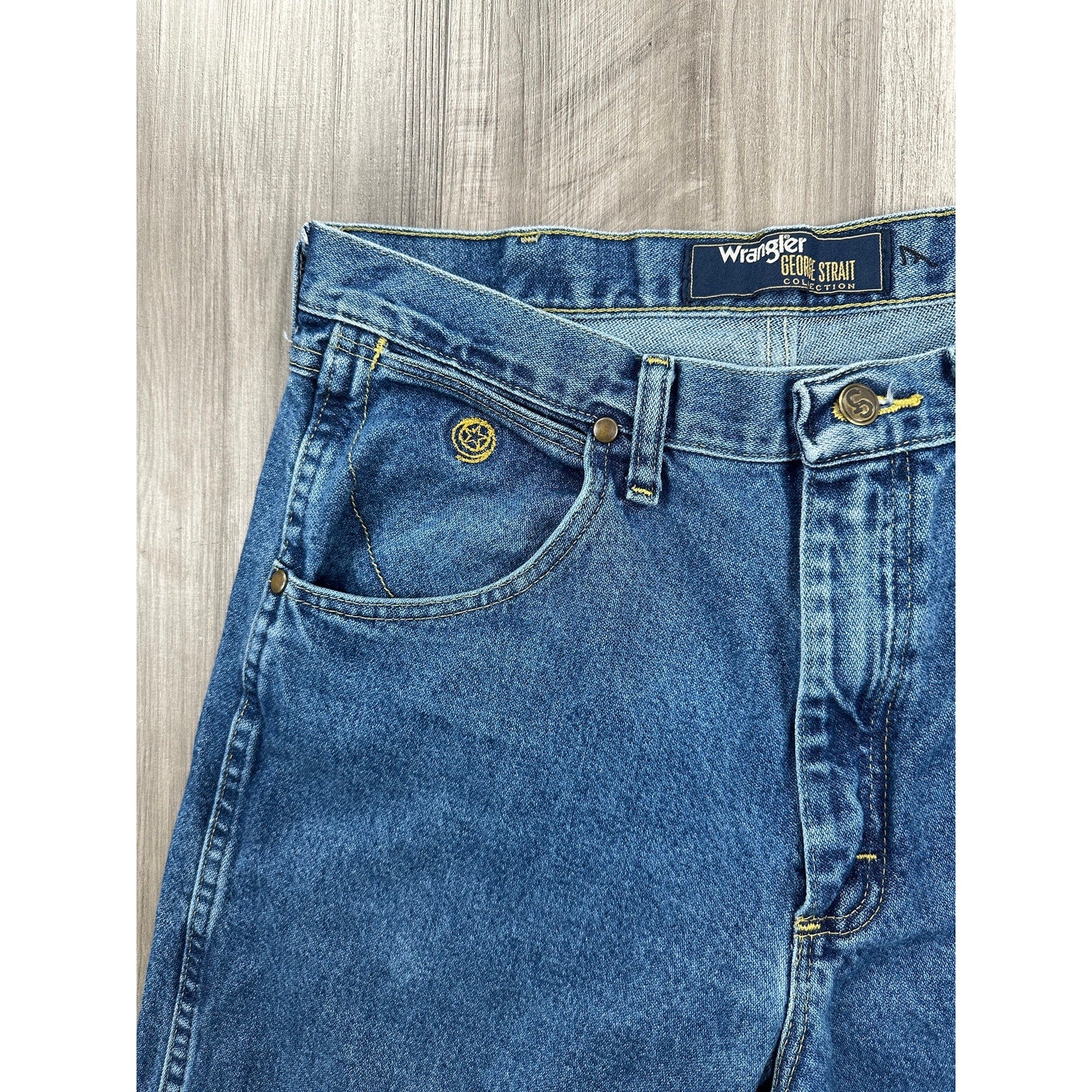 Wrangler George Strait Cowboy Cut Relaxed Fit Jean in Blue — Size 32x36 // Preowned