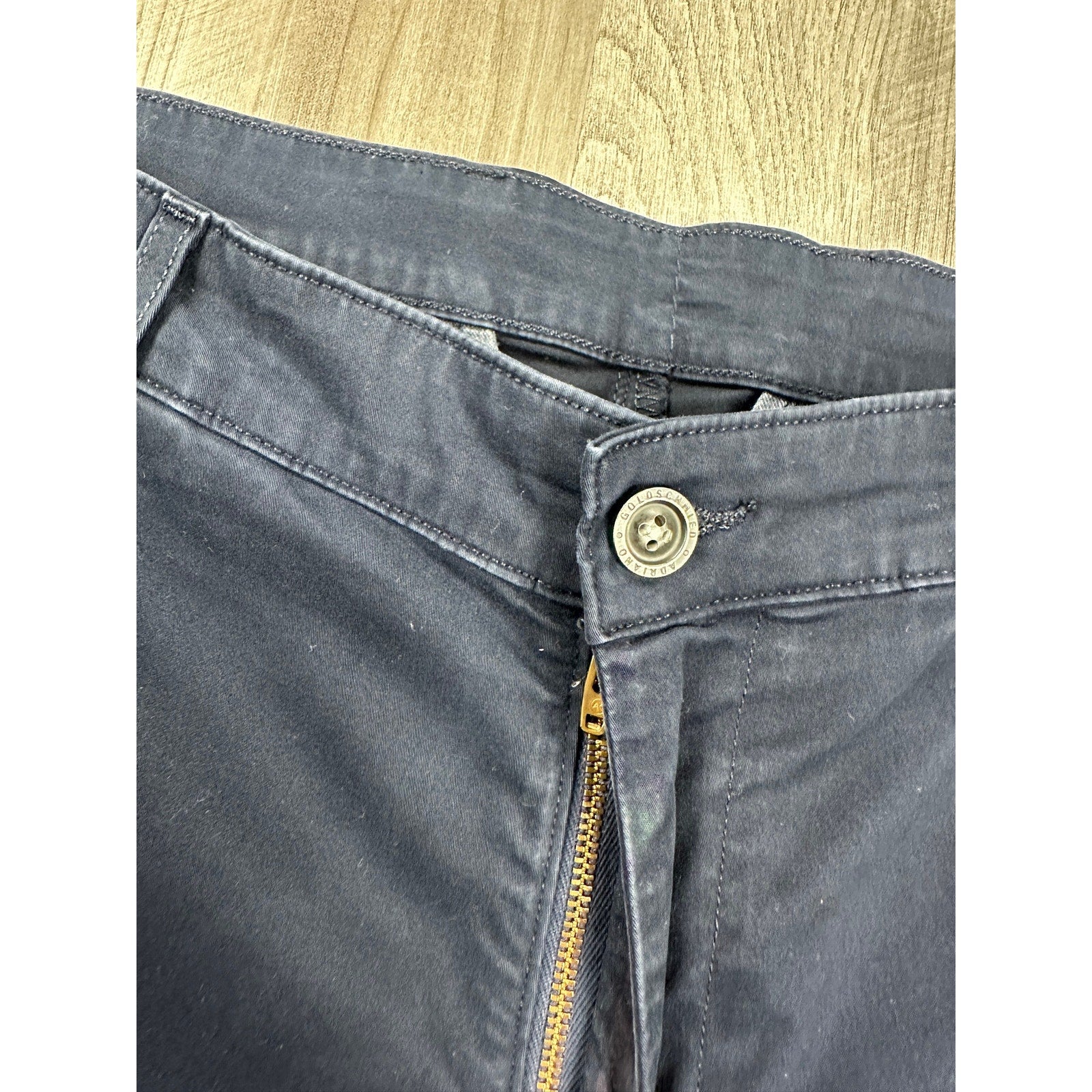 AG Adriano Goldschmied Griffin Relaxed Chino Shorts in Navy — Size 34R // Preowned