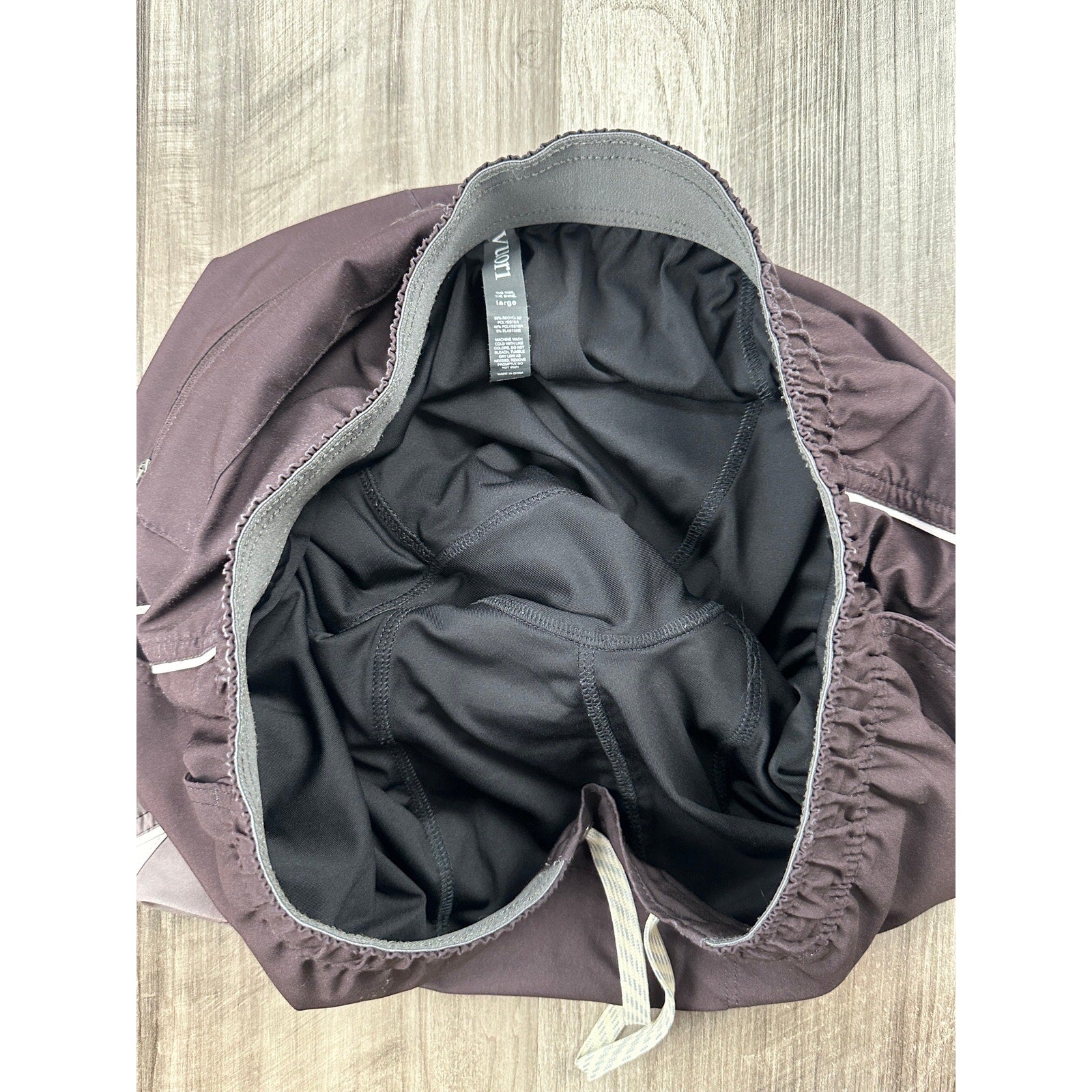 Vuori Trail Shorts 2.0 Lined in Brown Light Gray and White Stripe — Size Large // Preowned