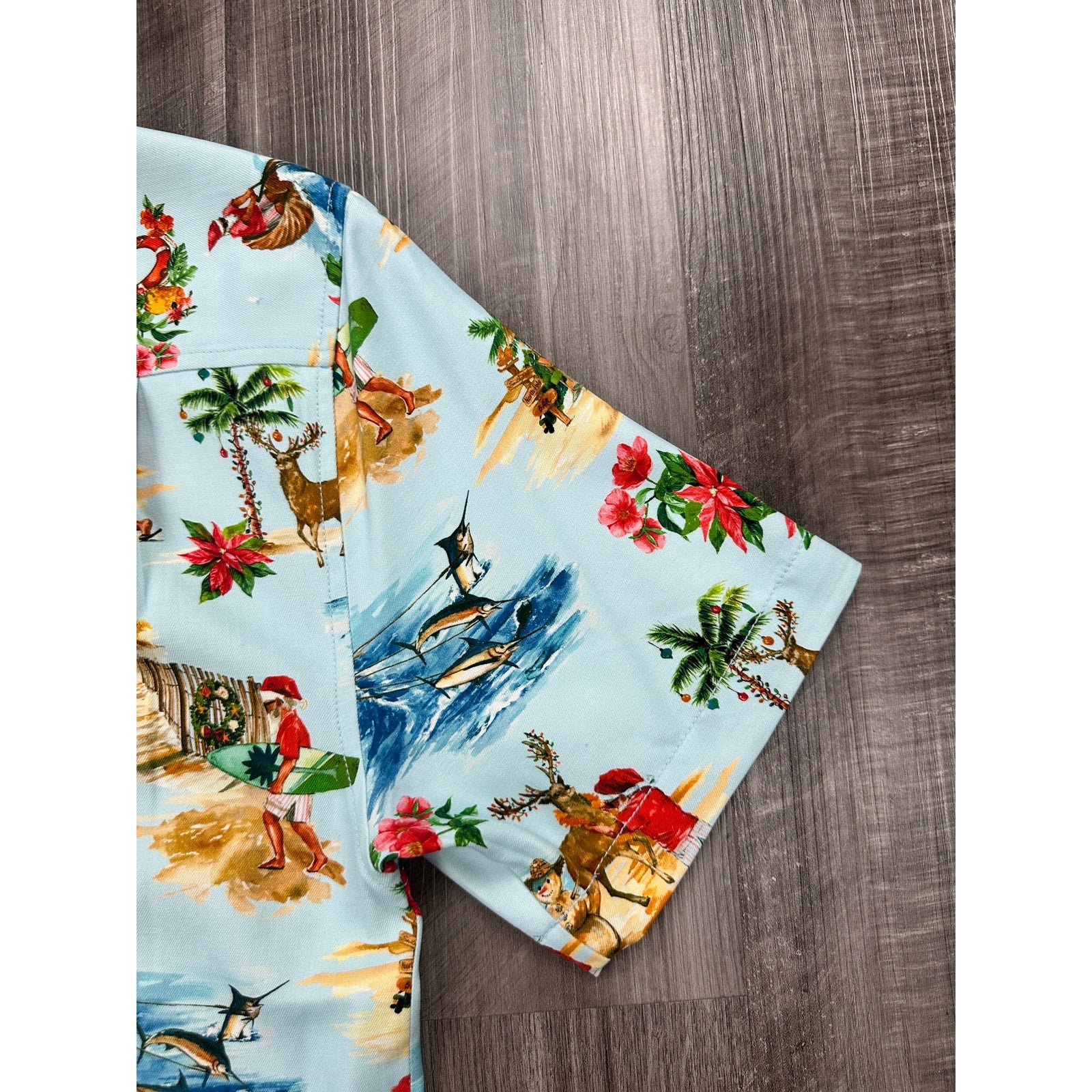 Tommy Bahama Santa Shores Tropical Hawaiian Christmas Short Sleeve Button Down in Light Sky — Size XS