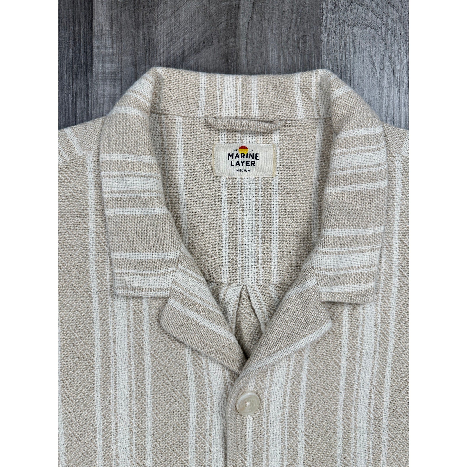 Marine Layer Natural Vertical Stripe Short Sleeve Woven Camp Shirt in Natural Tan, White — Size Medium // Preowned