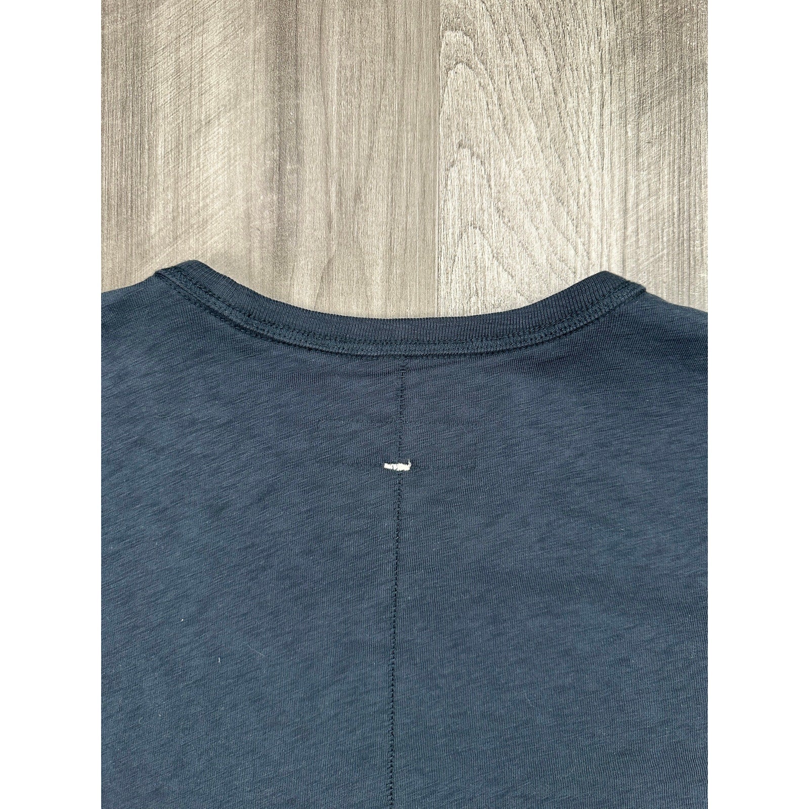 Rag & Bone Classic Lightweight Slub Jersey Tee in Navy — Size Large