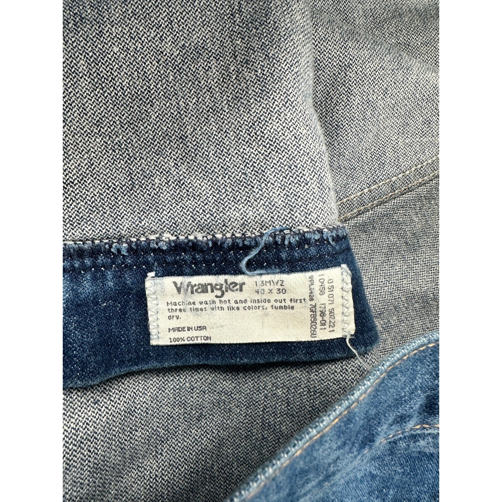 Wrangler Made in USA Vintage Cowboy Cut Original Fit Jeans in Blue — Size 40x30 // Preowned