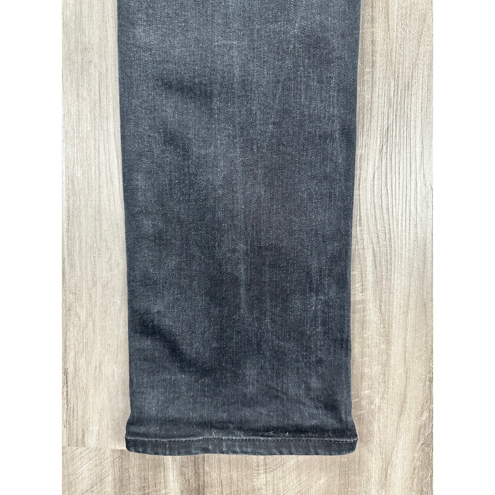 John Varvatos Bowery Slim Straight Jean in Black — Size 33 // Preowned