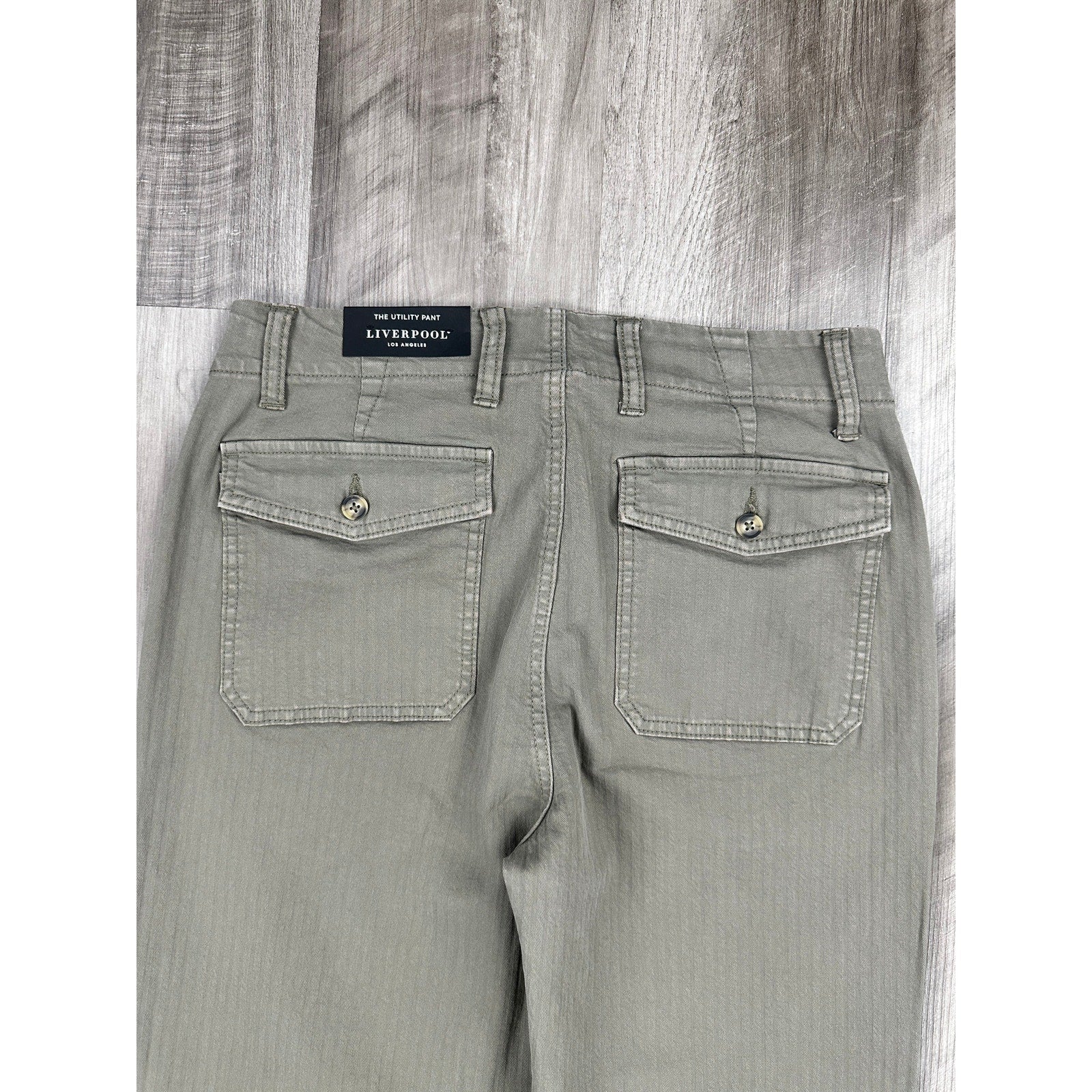 Liverpool Los Angeles The Utility Pant in Pewter Green — Size 31x32