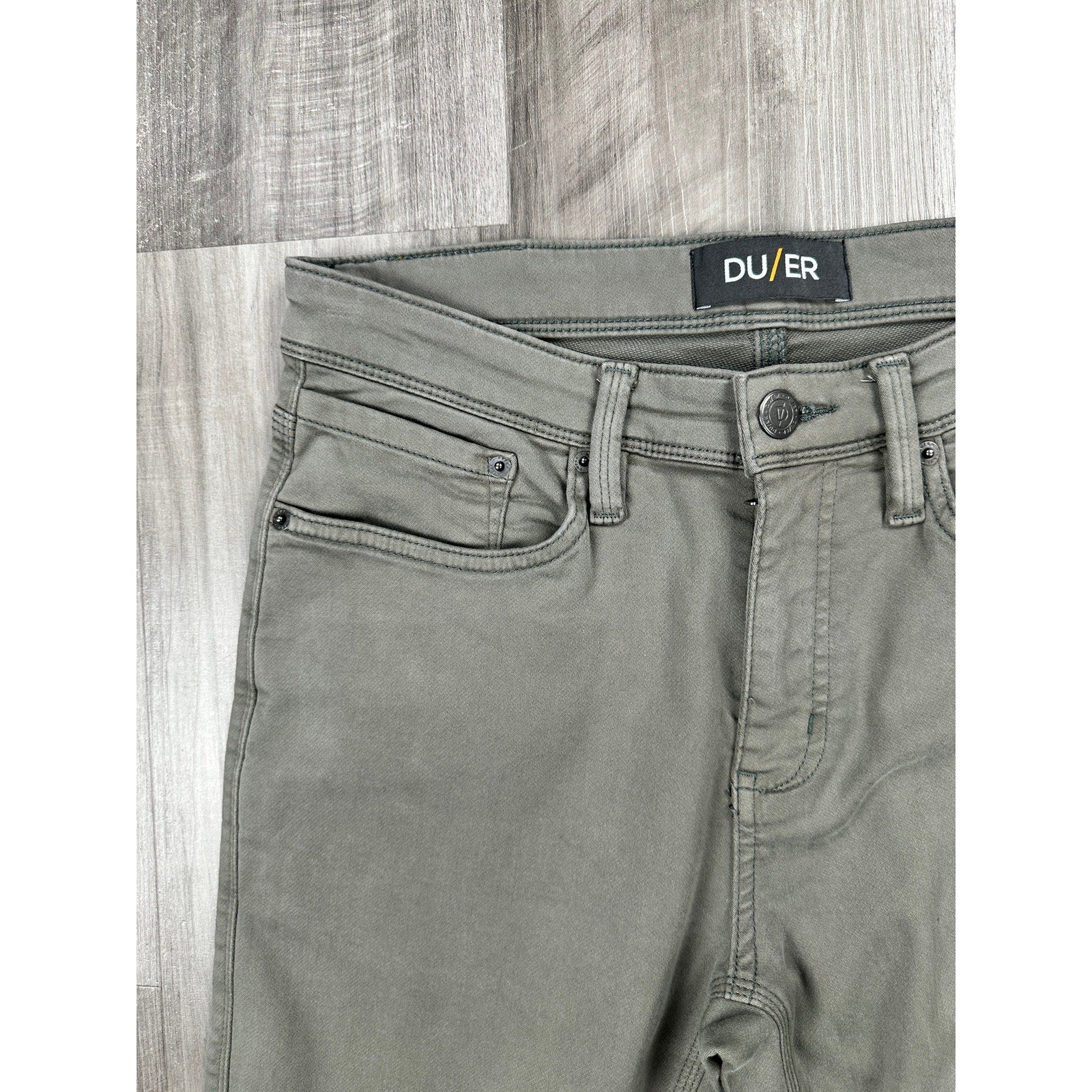 DU/ER N2X Slim Fit No Sweat Stretch Chino Pants in Light Fern — Size 32x30 // Preowned