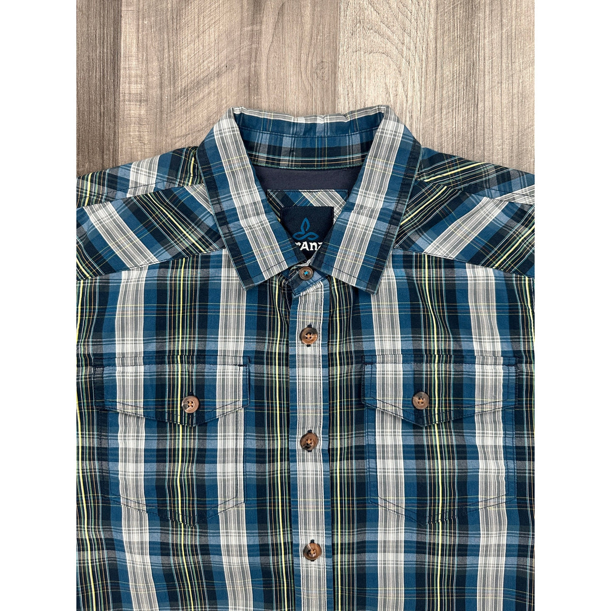 Prana Murdock Slim Fit Plaid Short Sleeve Shirt — Size Medium // Preowned