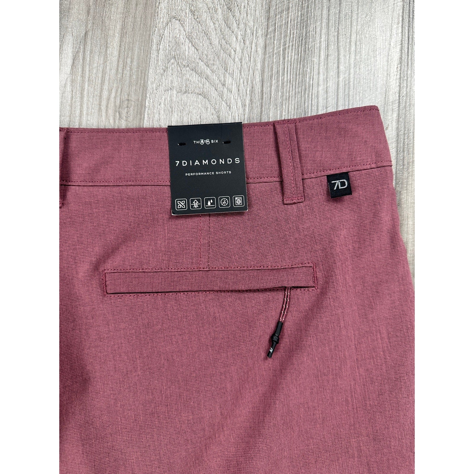 7 Diamonds Dynamic 7-Inch Hybrid Performance Shorts in Maroon — Size 36