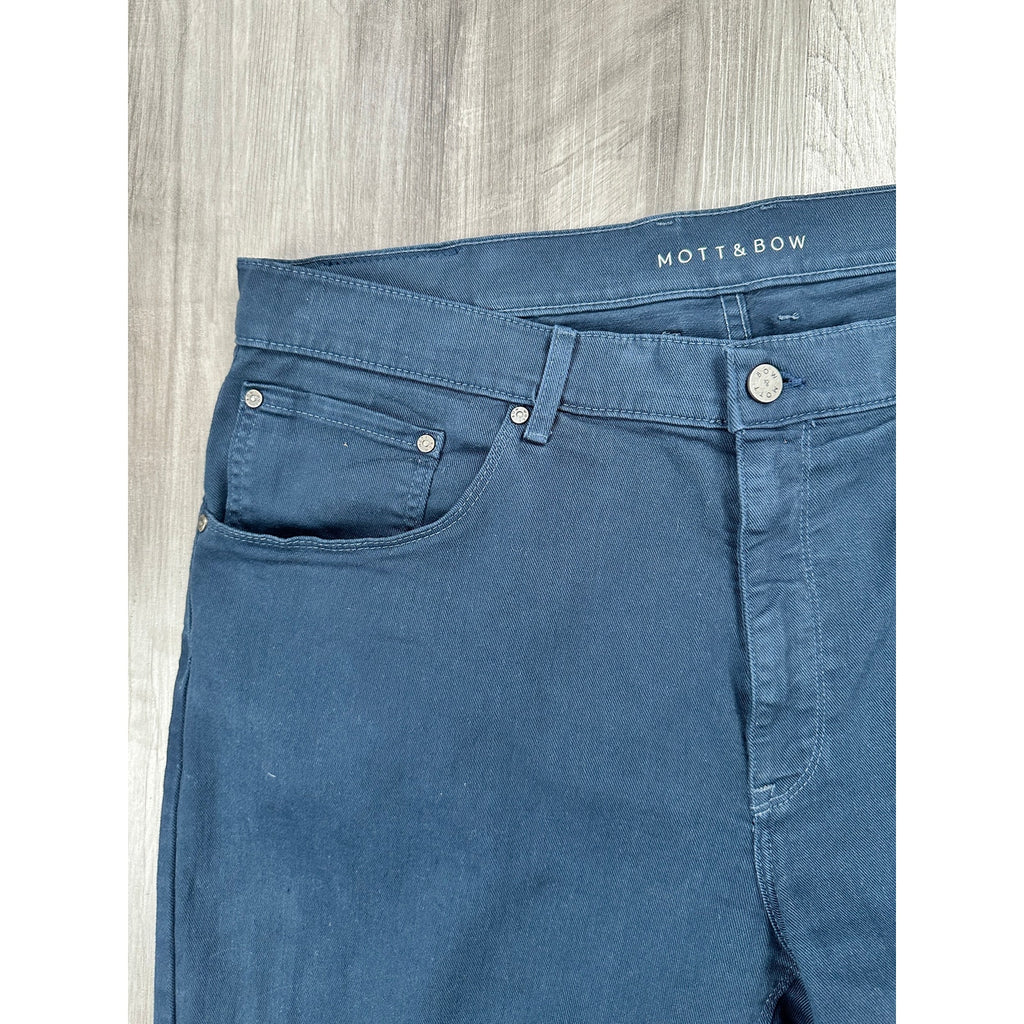 Mott & Bow Straight Mercer Jeans in Blue — Size 40x32 // Preowned