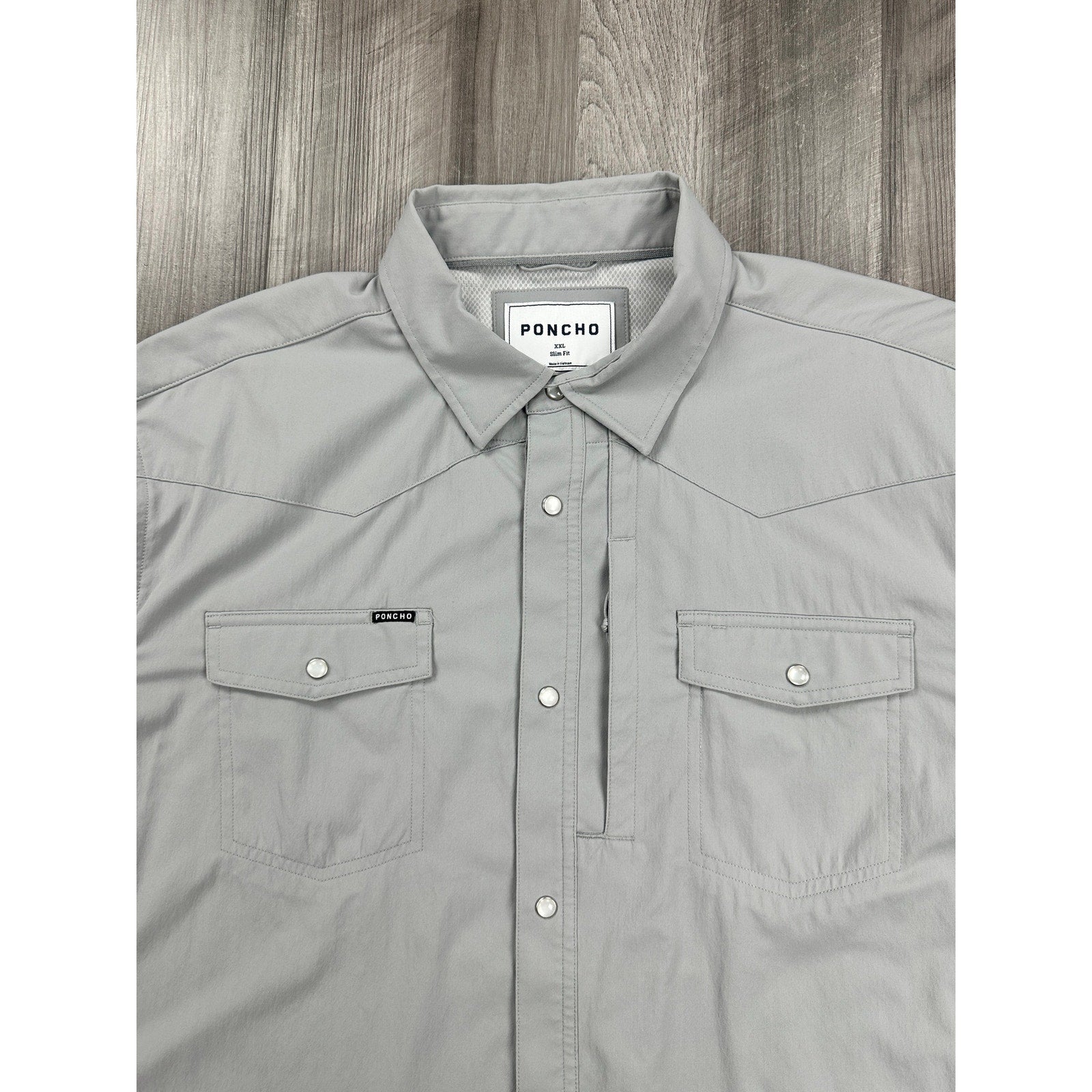 Poncho Outdoors The Laredo Slim Fit Western Performance Short Sleeve Pearl Snap in Gray — Size 2XL // Preowned