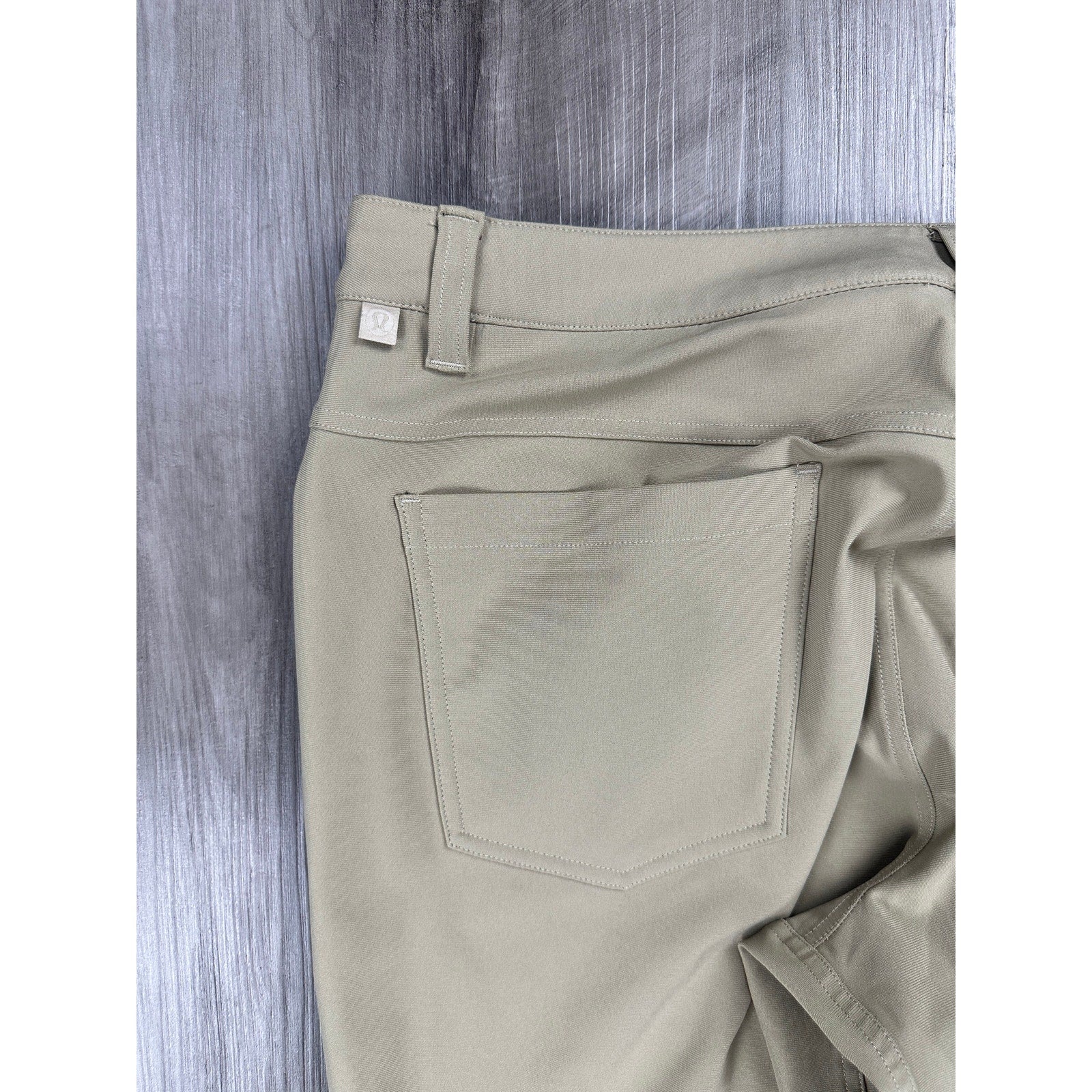 Lululemon ABC Slim Fit Warpstreme 5 Pocket Pants in Tan — Size 32 // Preowned