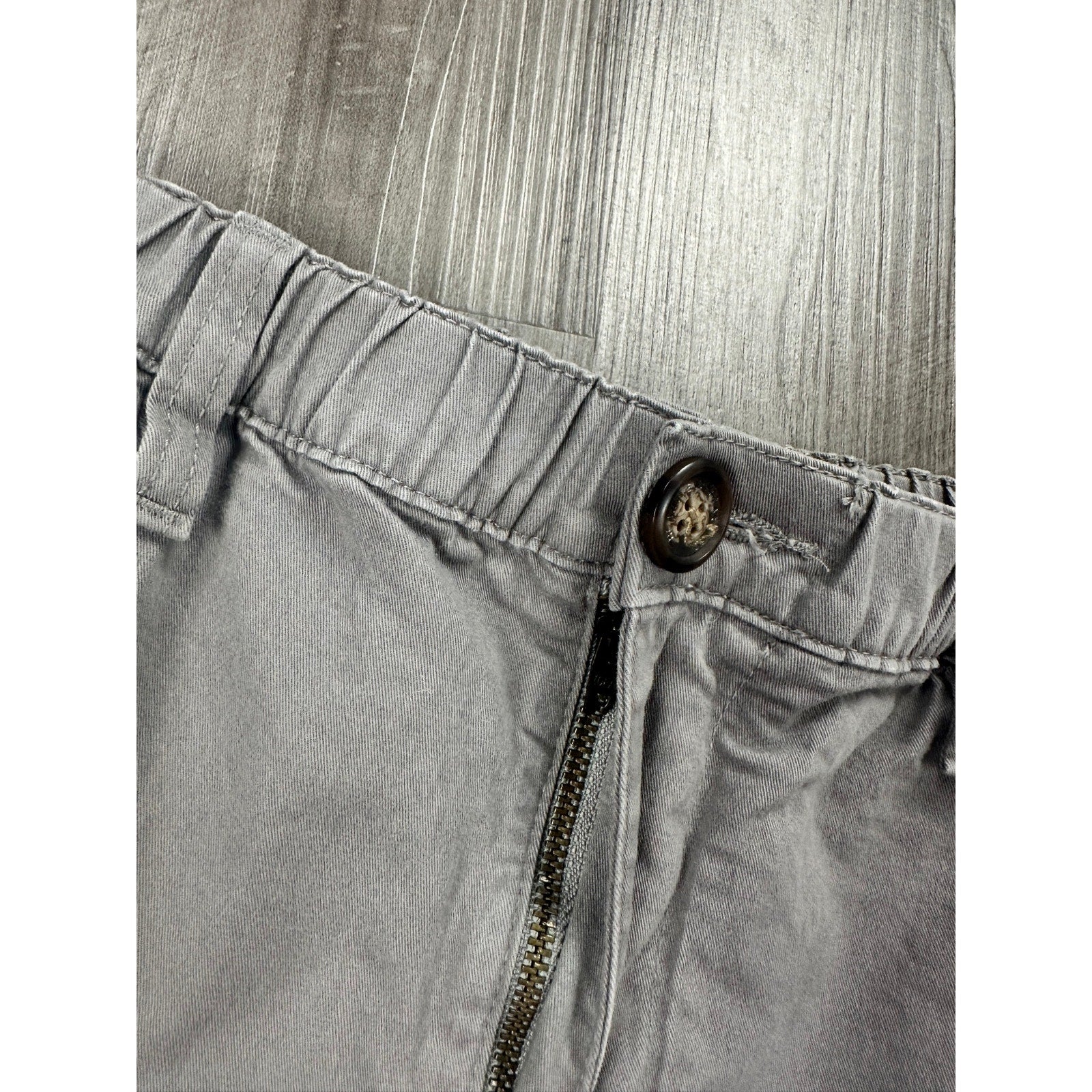 Chubbies 5.5-Inch Elastic Waist Chino Shorts in Gray Khaki — Size XL // Preowned