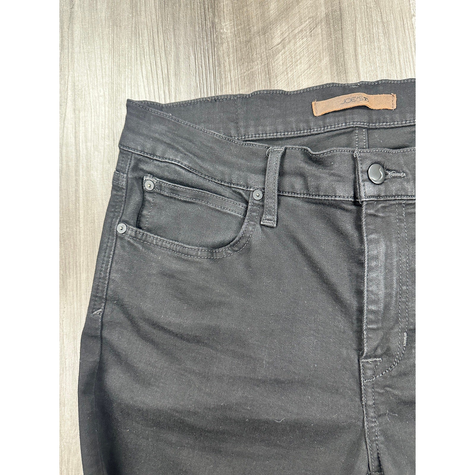 Joe's Jeans The Brixton Straight + Narrow Jean in Griffith Black — Size 33