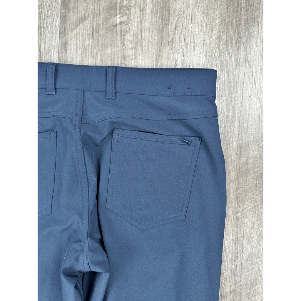 Mizzen+Main Helmsman Performance Slim Fit Chino Pants in Navy — Size 30x32 // Preowned