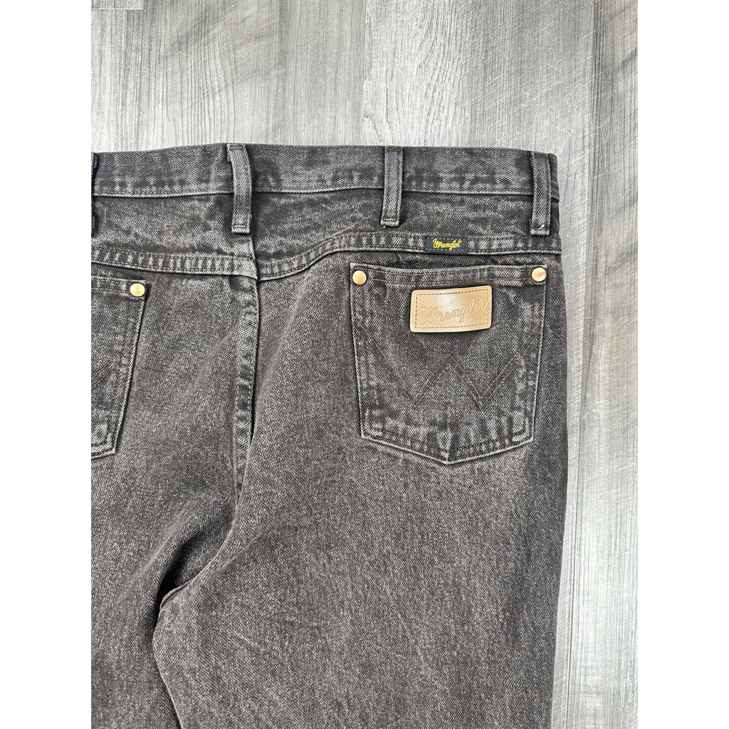 Wrangler Cowboy Cut Slim Fit Jean in Black Chocolate — Size 38x30 // Preowned