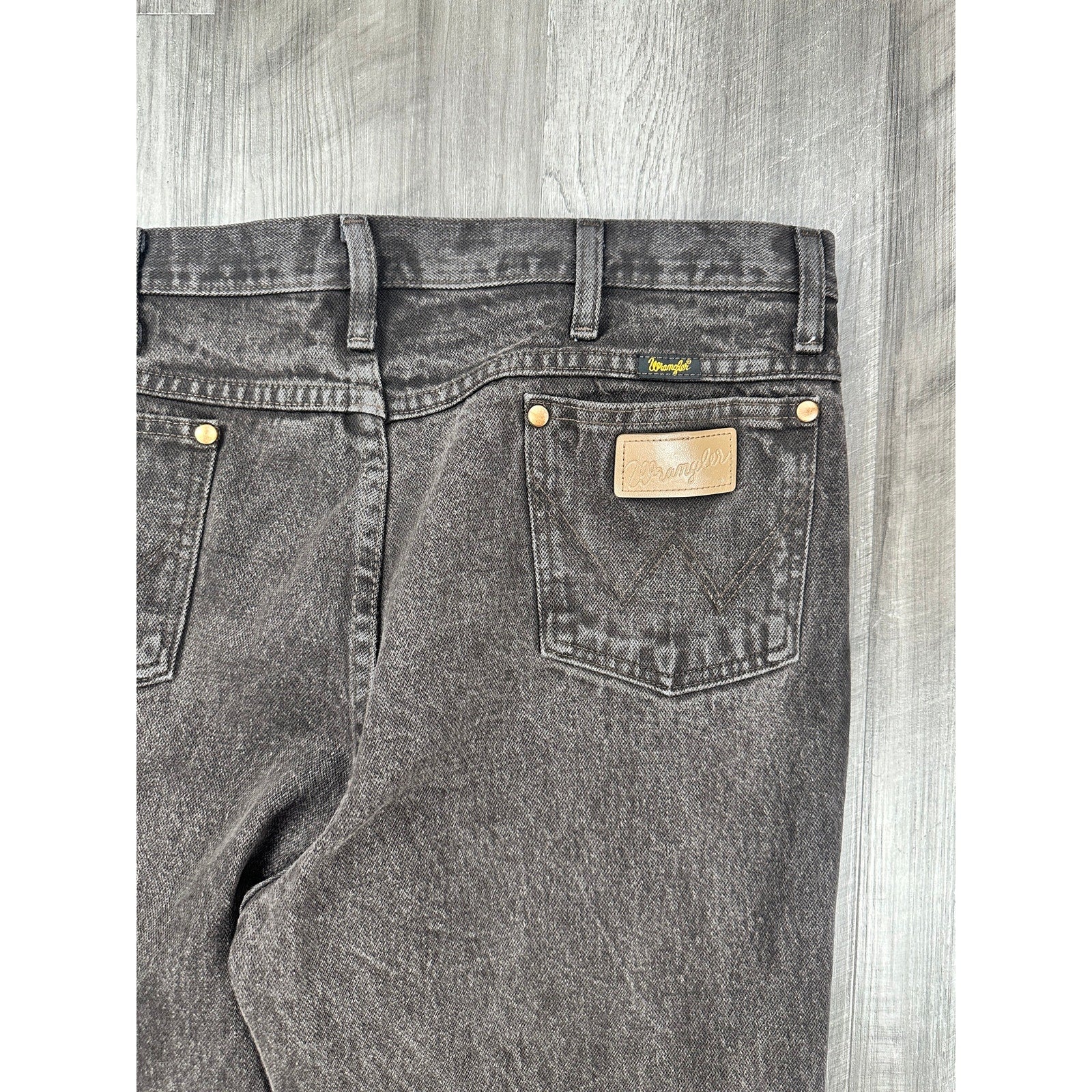 Wrangler Cowboy Cut Slim Fit Jean in Black Chocolate — Size 38x30 // Preowned